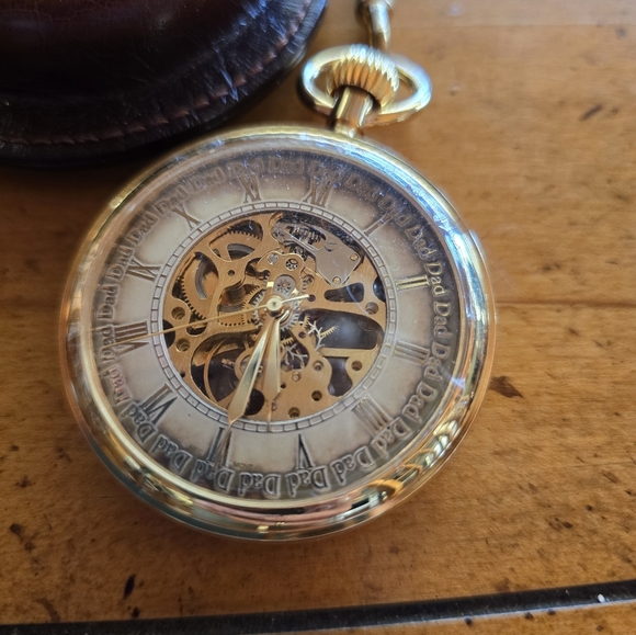 Majesti Dad honor gold pocket watch and leather case. - Picture 3 of 7